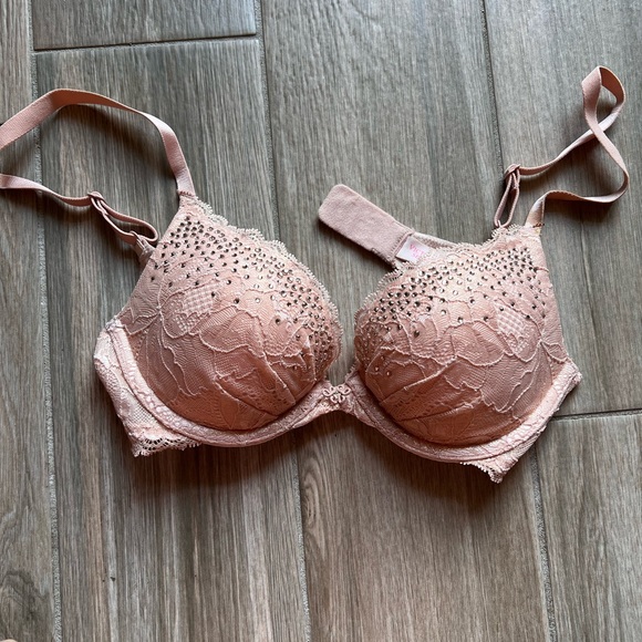 Lot of Victoria secrets bras 34B - Picture 5 of 8